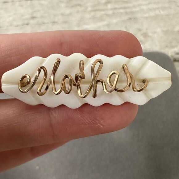 Art Deco Period Wire Mother Brooch - Picture 1 of 4